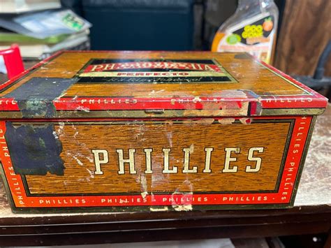 Vintage Bayuk Philadelphia Phillies Perfecto Tobacco Cigar Tin 